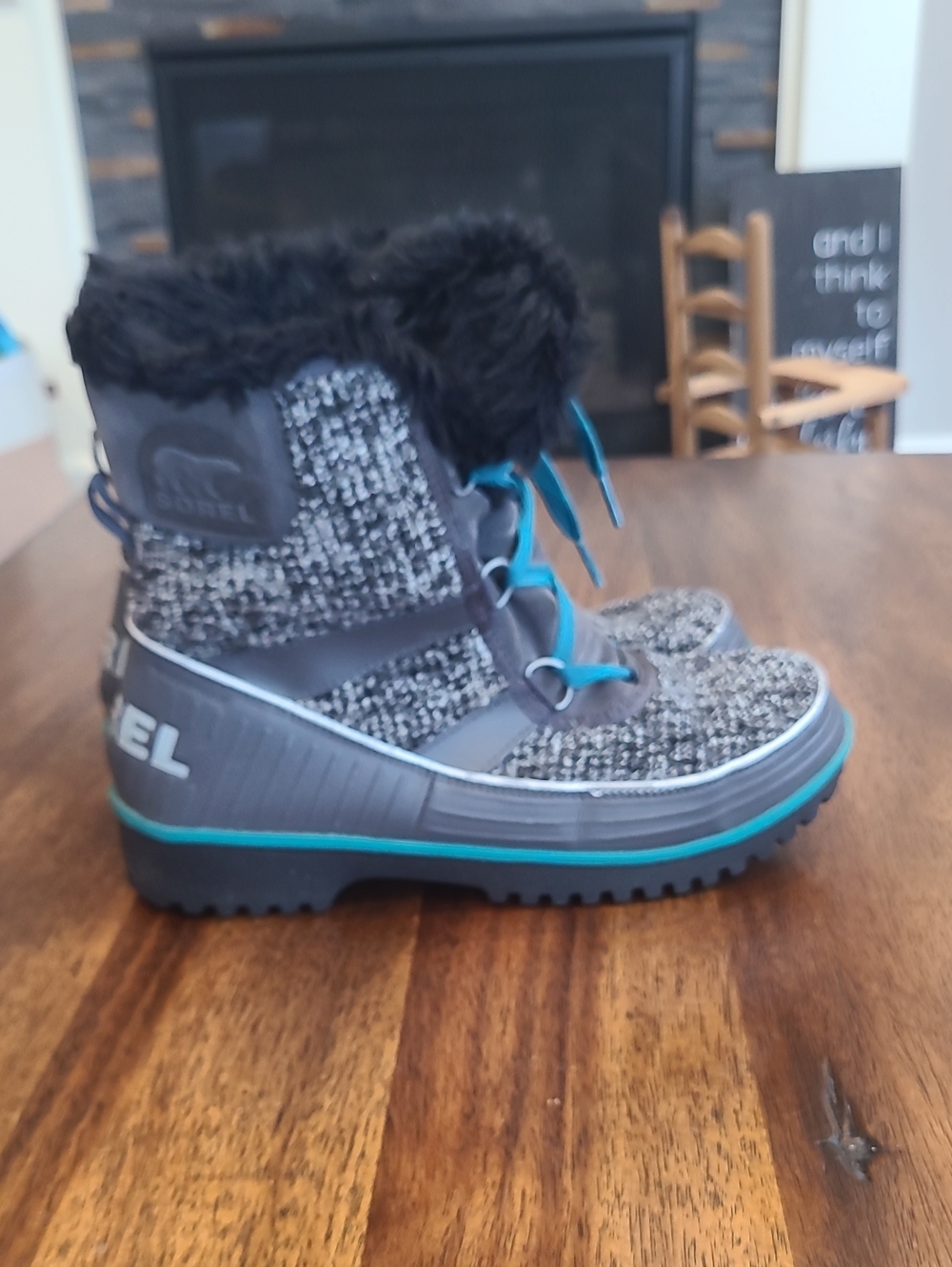 Sorel Tivoli II Blanket Snow Boots Size 9 Womens